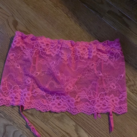 Victoria’s Secret - Picture 1 of 4